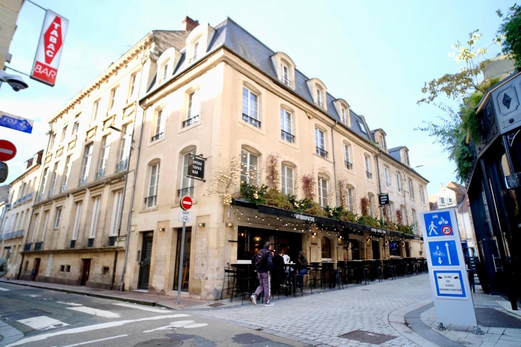 La Bonbonniere : Studio Caen Luaran gambar